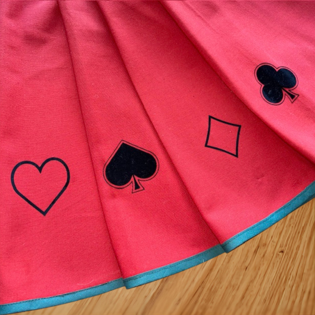 Tischdecke mit Spielkartenemblemen, rund - Einzelstück