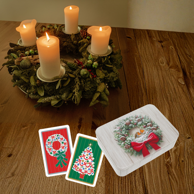 Spielkarten in weihnachtlicher Blechdose