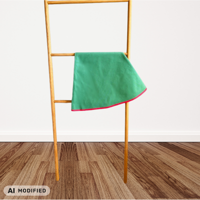 Tischdecke rund, mit roter Einfassung