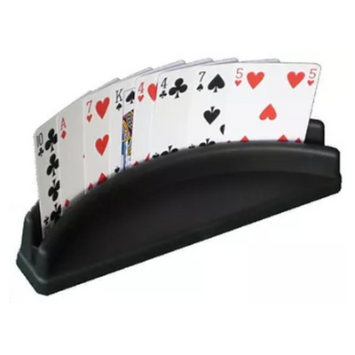 Standfester Spielkartenalter aus scharzem Kunststoff mit Spielkarten.