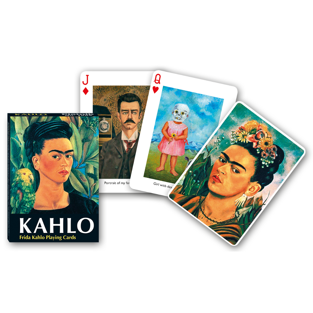 Themenkarten aus der Serie Collectors Cards von Piatnik zum Thema Frida Kahlo: Abgebildet sind die Schachtelvorderseite, zwei individuell gestaltete Karten mit Motiven von Frida Kahlo (Protrait of my father / Girl wit Death Mask) sowie die Kartenrückseite.
