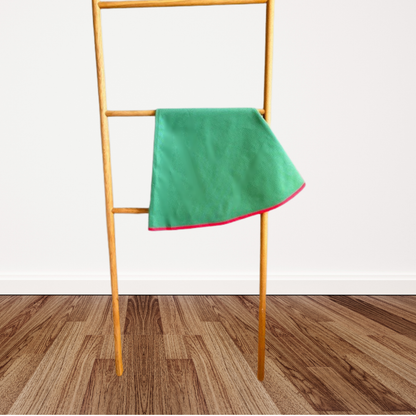 Tischdecke rund, mit roter Einfassung